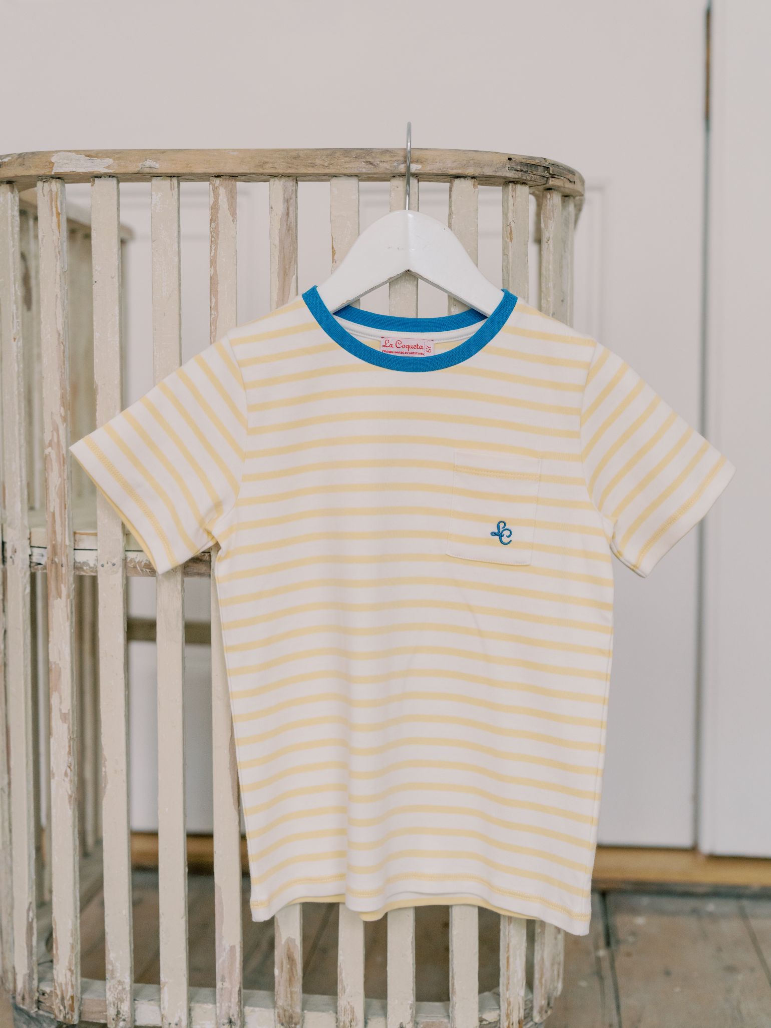 T-shirt à rayures jaunes pour enfants